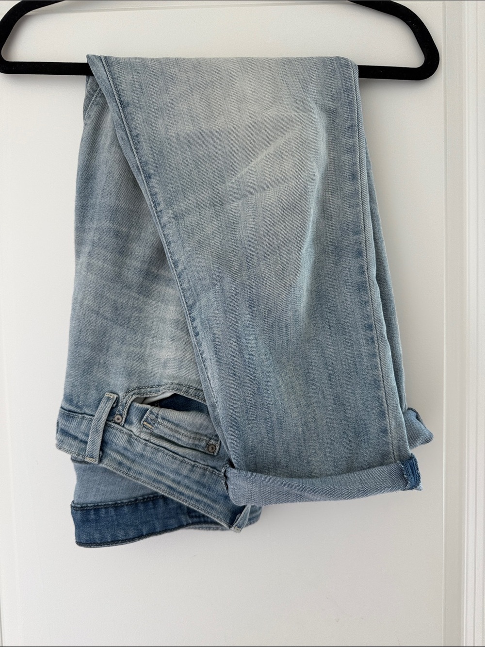 Levi’s Mid-rise Slim Cuffed Jeans